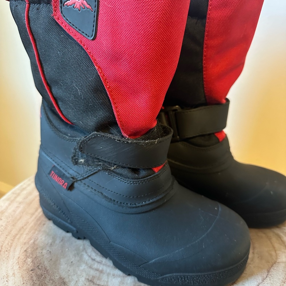Tundra Red and Black Winter Boots